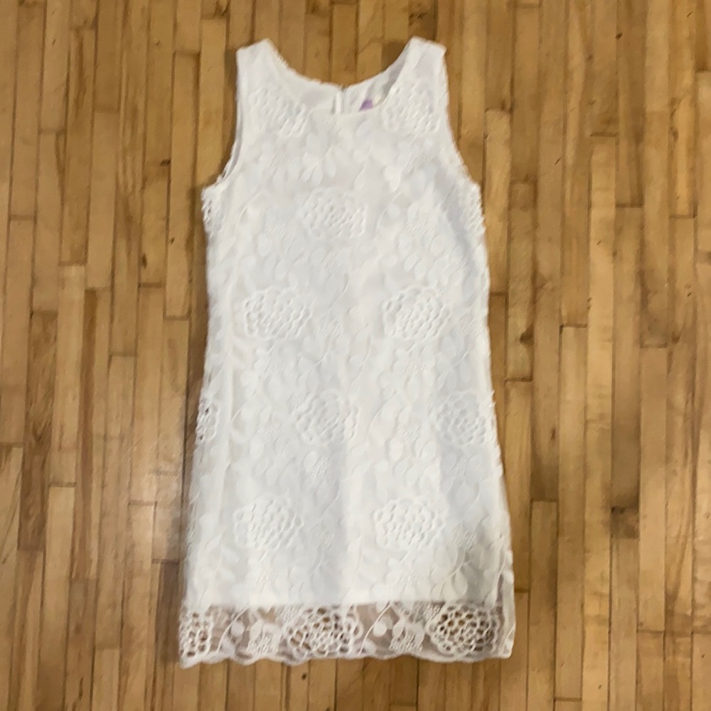 Cute white dress! Perfect for spring/summer